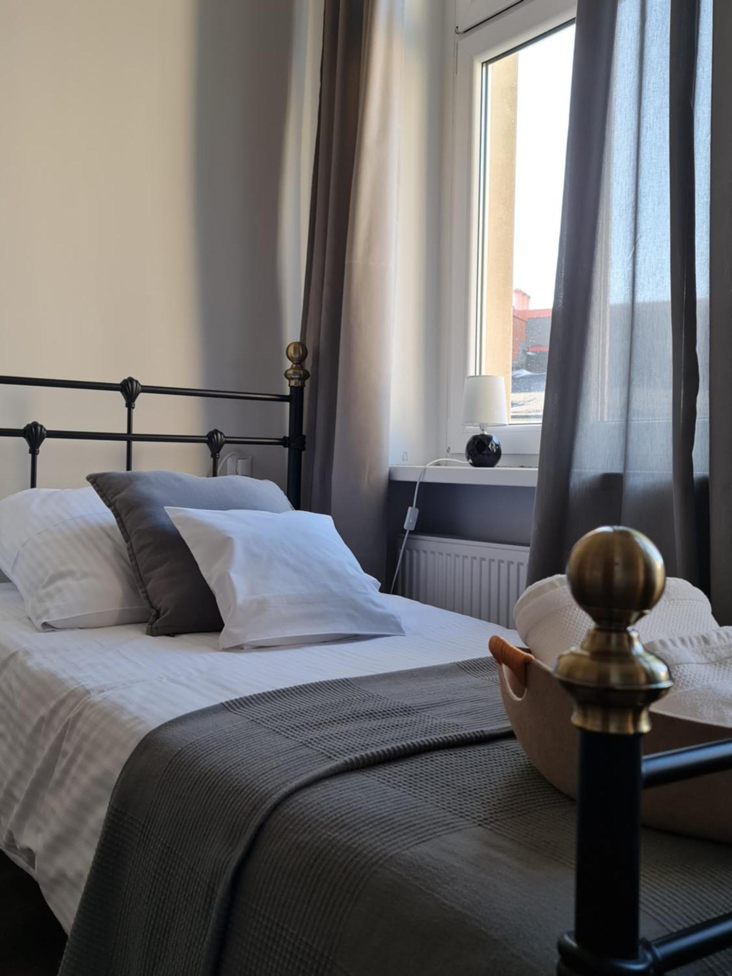 Marzec Apartamenty Gniezno Værelse billede